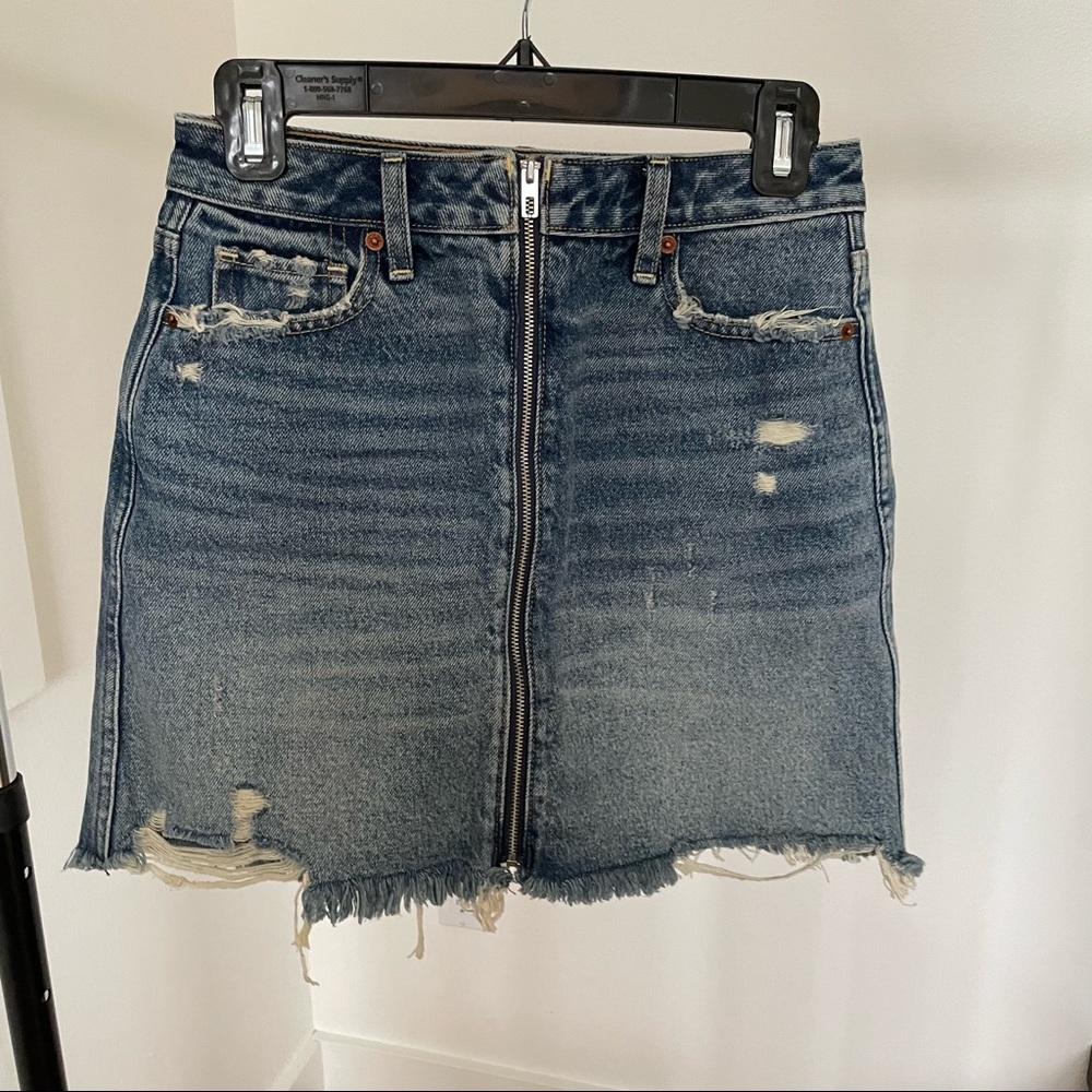 Abercrombie & Fitch Zip Front Denim Mini Skirt, Size 25